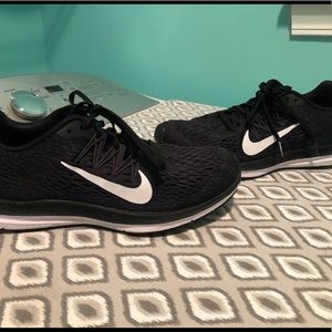 Women’s Nike shoes